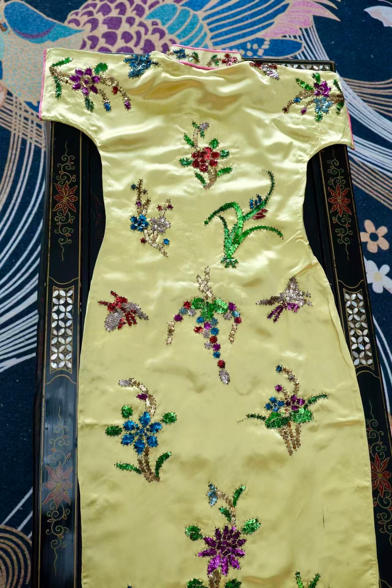 30年代 - 名伶遗珠：三十年代末民国粤曲舞台古董旗袍 | 1930s - Pearls of the Opera Stage: Late 1930s Republic-Era Antique Qipaos