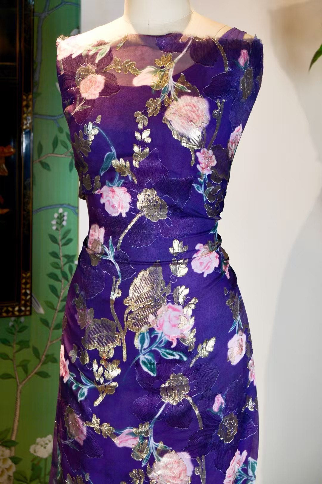 布料名 - 《极光星尘：皇家紫重工桑蚕丝——金银丝浮雕繁花艺术面料》| Fabric Name - Auroral Stardust: Royal Purple Heavyweight Mulberry Silk — Embossed Lurex Floral Art Fabric