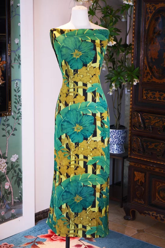 布料名 - 林间幻境：复古黑金条纹与热带碧玺繁花真丝绸缎 | Fabric Name - The Emerald Forest Mirage: Vintage Black & Gold Stripes with Tropical Tourmaline Floral Silk