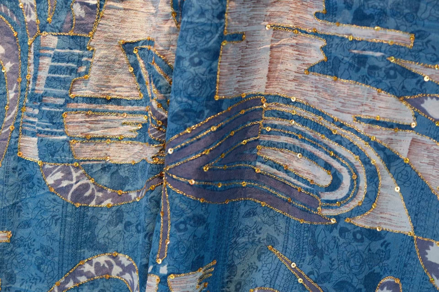布料名 - 《莫奈幽径：孔雀绿底重工桑蚕丝——油彩繁花艺术面料》 | Fabric Name - Monet’s Hidden Path: Peacock Green Mulberry Silk — Oil-Canvas Floral Artistic Fabric