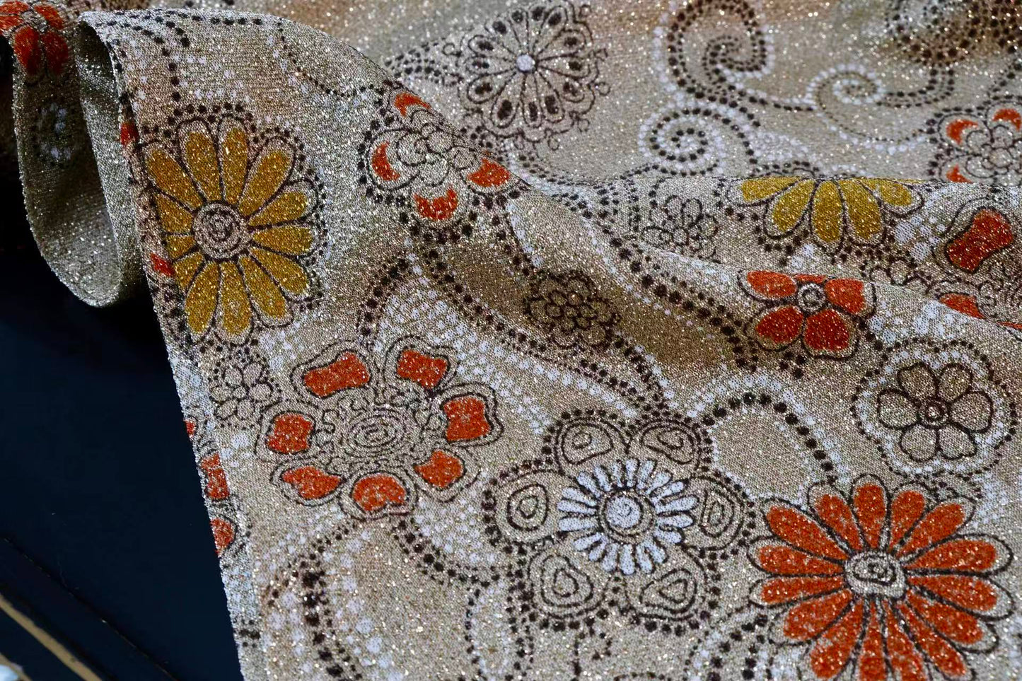 60年代 - 六十年代织金旗袍：织就时光的华章| 1960s - 1960s Brocade Cheongsam: A Woven Masterpiece of Time