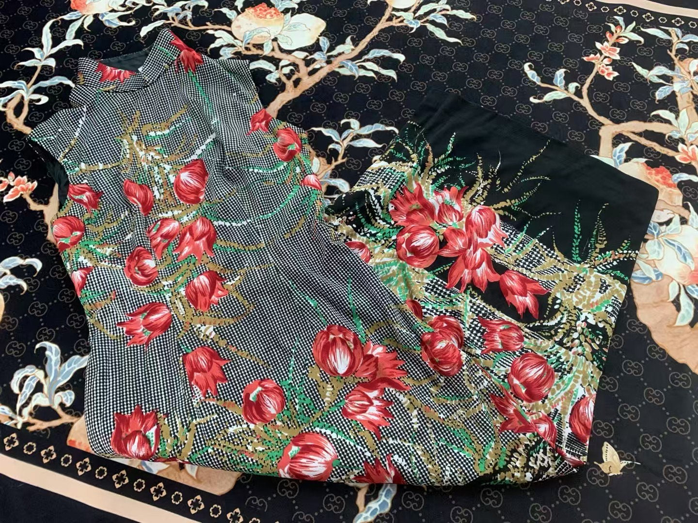 60年代 - 摩登六零年代・千鳥格素雅・熱情鬱金香・《花樣年華》氛圍感古董港式旗袍 / 1960s - The Mod Sixties - Houndstooth Serenity meets Tulip Passion - 'In the Mood for Love' Vibe Antique Hong Kong Qipao