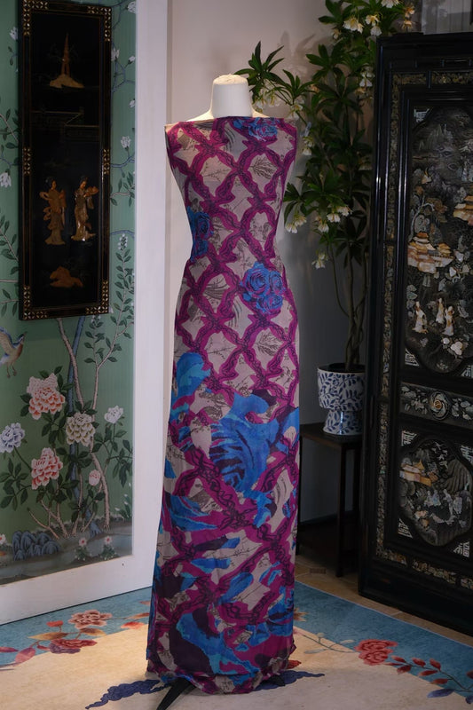 布料名 -【午后花园】品红藤蔓交织宝蓝玫瑰印花古董真丝面料 | Fabric Name - Afternoon Garden】Fuchsia Vine Trellis & Royal Blue Rose Print Antique Silk Fabric