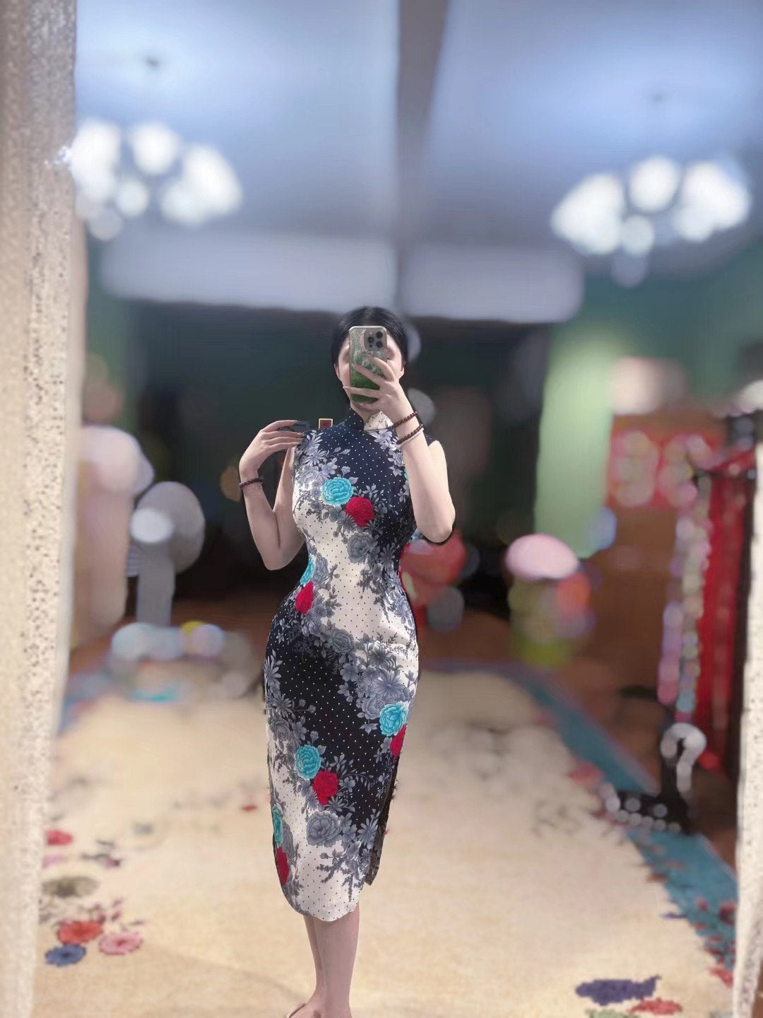 60年代 - 波普撞色：黑白撞色波点印花无袖摩登旗袍 | 1960s - A Mod/Pop Art Style Sleeveless Qipao/Cheongsam with Color-Block Polka Dot and Vivid Floral Print