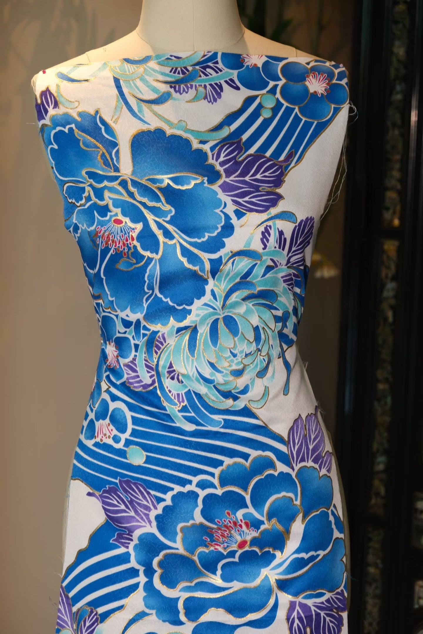 布料名 - 青海波·金菊 / Fabric Name - Ocean Wave Peony