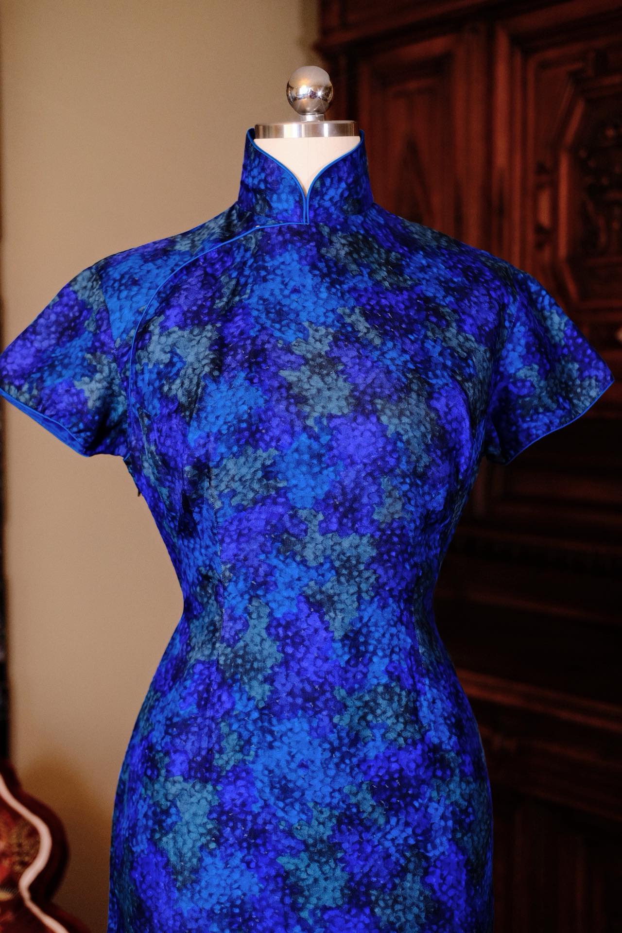 50年代 - 蓝紫幻境：斜纹真丝上的油画诗篇 | 1950s - Violet Mirage: An Impressionist Poem Rendered on Twill Silk