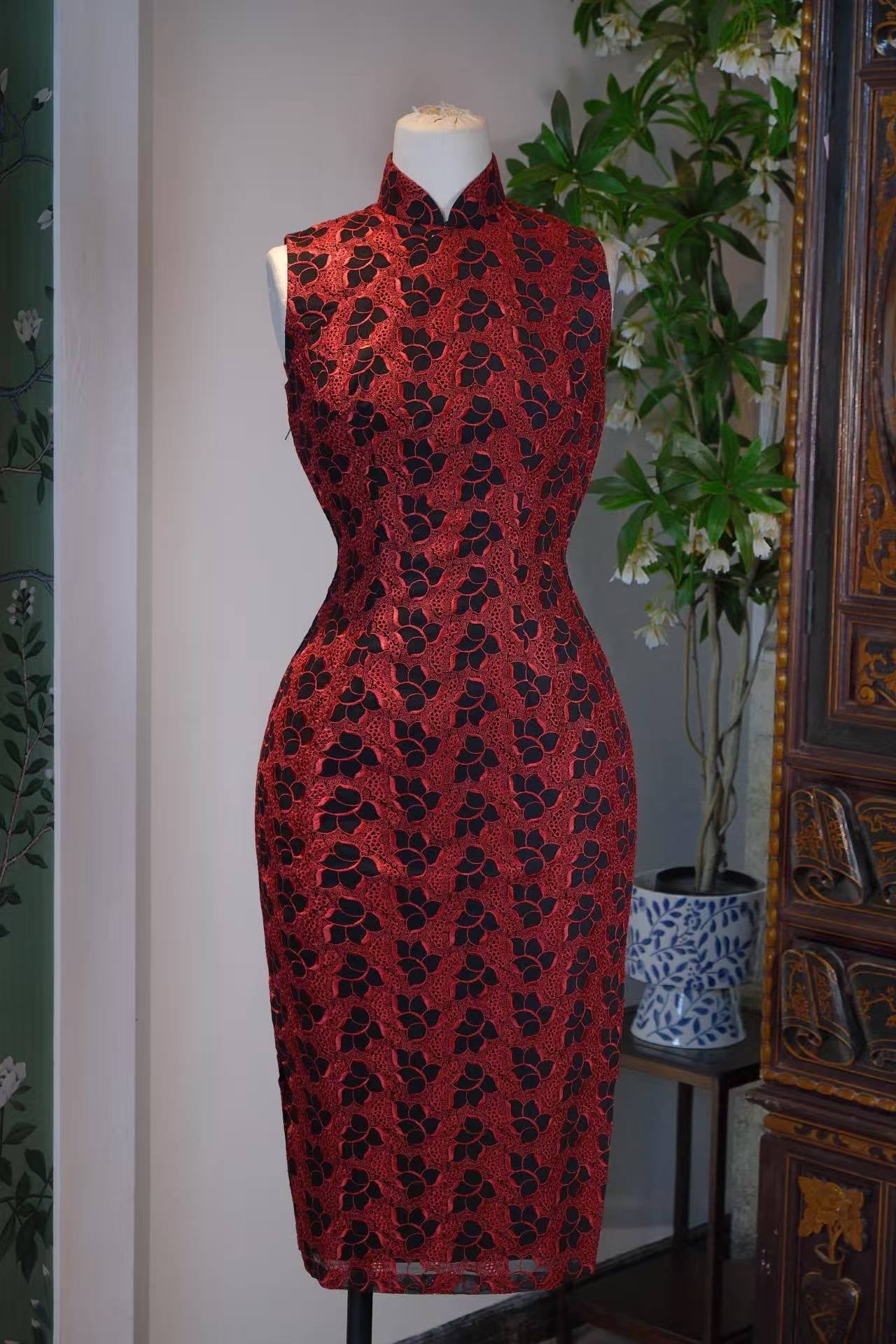 60年代 - 六十年代台製机器绣花蕾丝古董旗袍 | 1960s - 1960s Taiwanese Machine-Embroidered Lace Antique Qipao