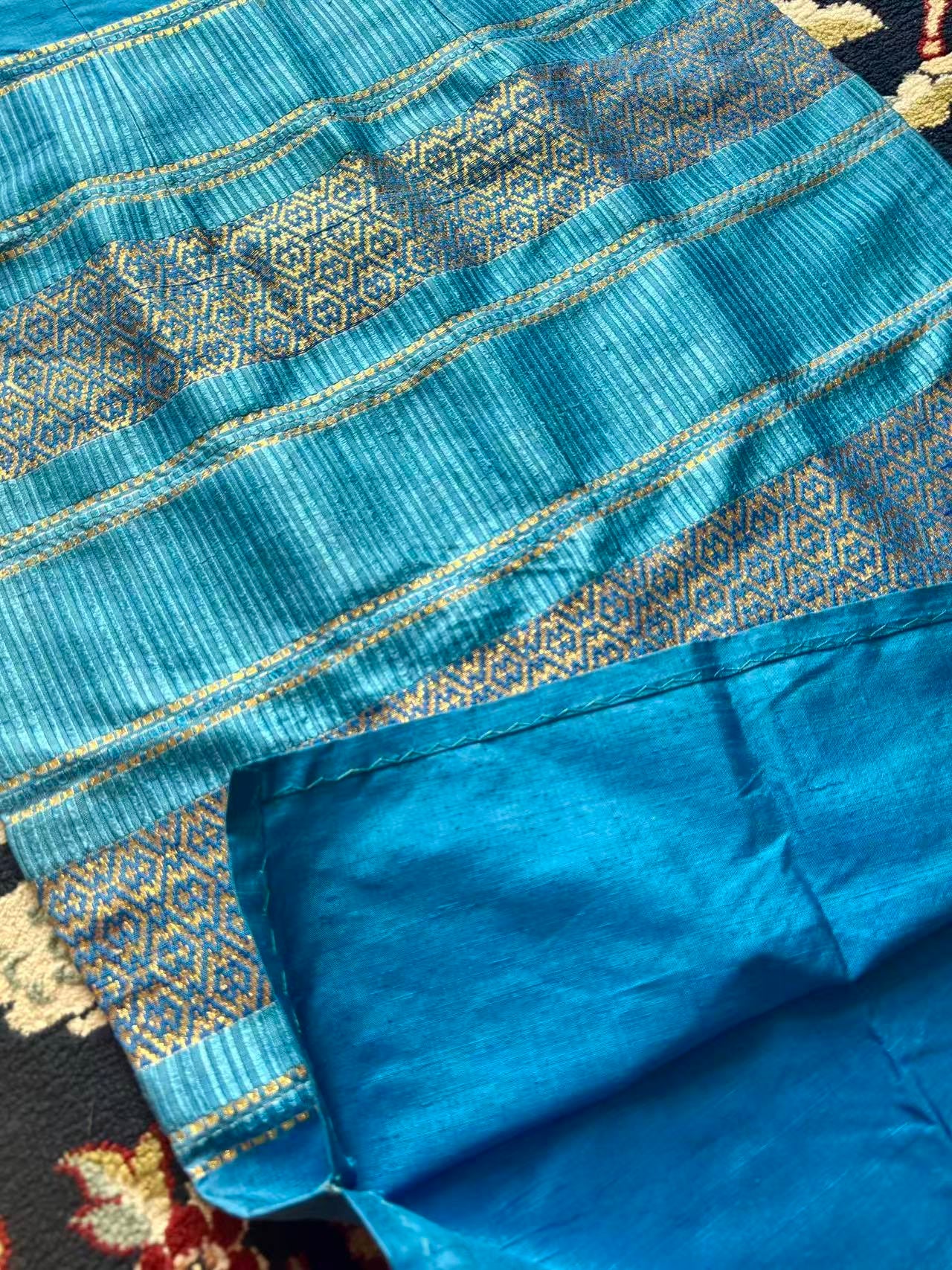 50年代 - 五十年代织金双宫真丝旗袍：香江霓裳的时光密码 | 1950s - 1950s Gold-Woven Double-Cousin Silk Qipao: The Temporal Code of Hong Kong Raiment