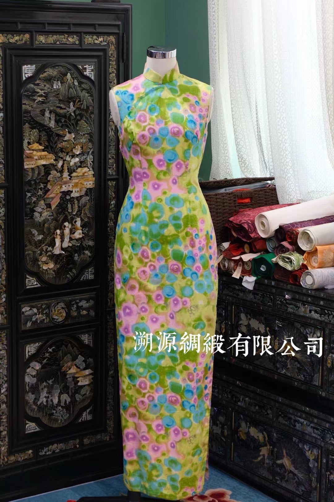 60年代 - 荧光绿撞色抽象印花无袖长旗袍 | 1960s - Neon Green Color-Block Abstract Print Sleeveless Long Qipao
