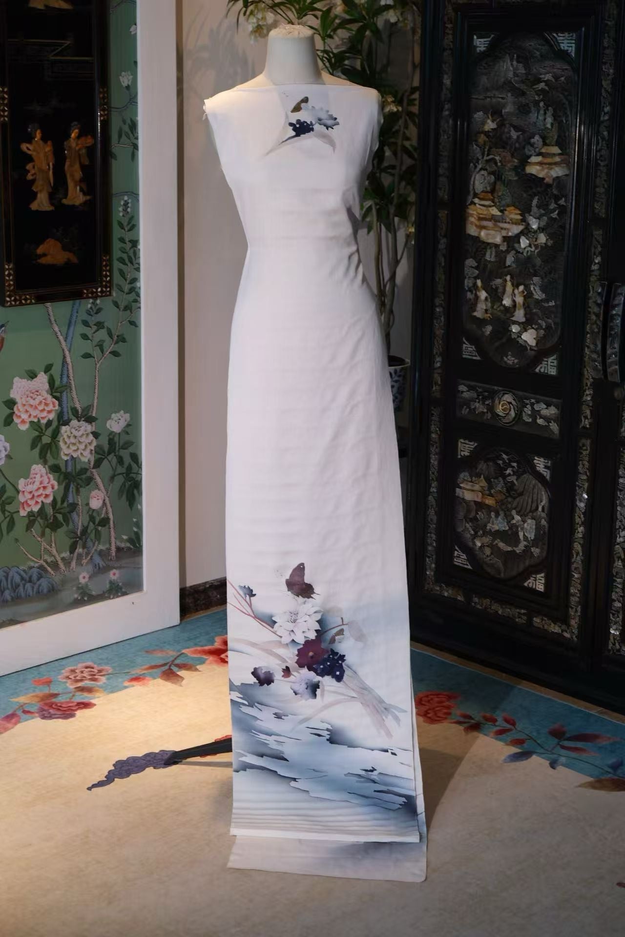 布料名 - 蝶恋溪月 / Fabric Name - Butterfly Stream Serenity