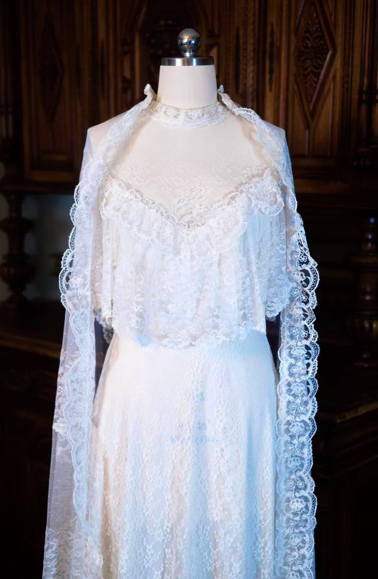 Vintage 婚礼礼服 -《蕾丝之杰作》—— 罕见上世纪七十年代法国古董蕾丝婚纱_HL | Vintage Wedding Dress - A Masterpiece of Lace: A Rare 1970s Antique French Lace Wedding Gown_HL