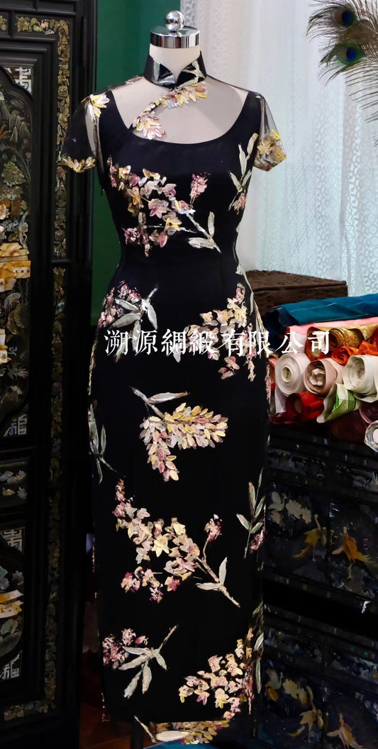 客定结缘 -【溯源】Ruffo Coli风格高定：“繁花如梦”——意式浪漫立体刺绣旗袍 | Customized Design - 【Sù Yuán】Ruffo Coli Style Couture: “Dreaming Blooms” — Italian Romantic 3D Embroidered Qipao