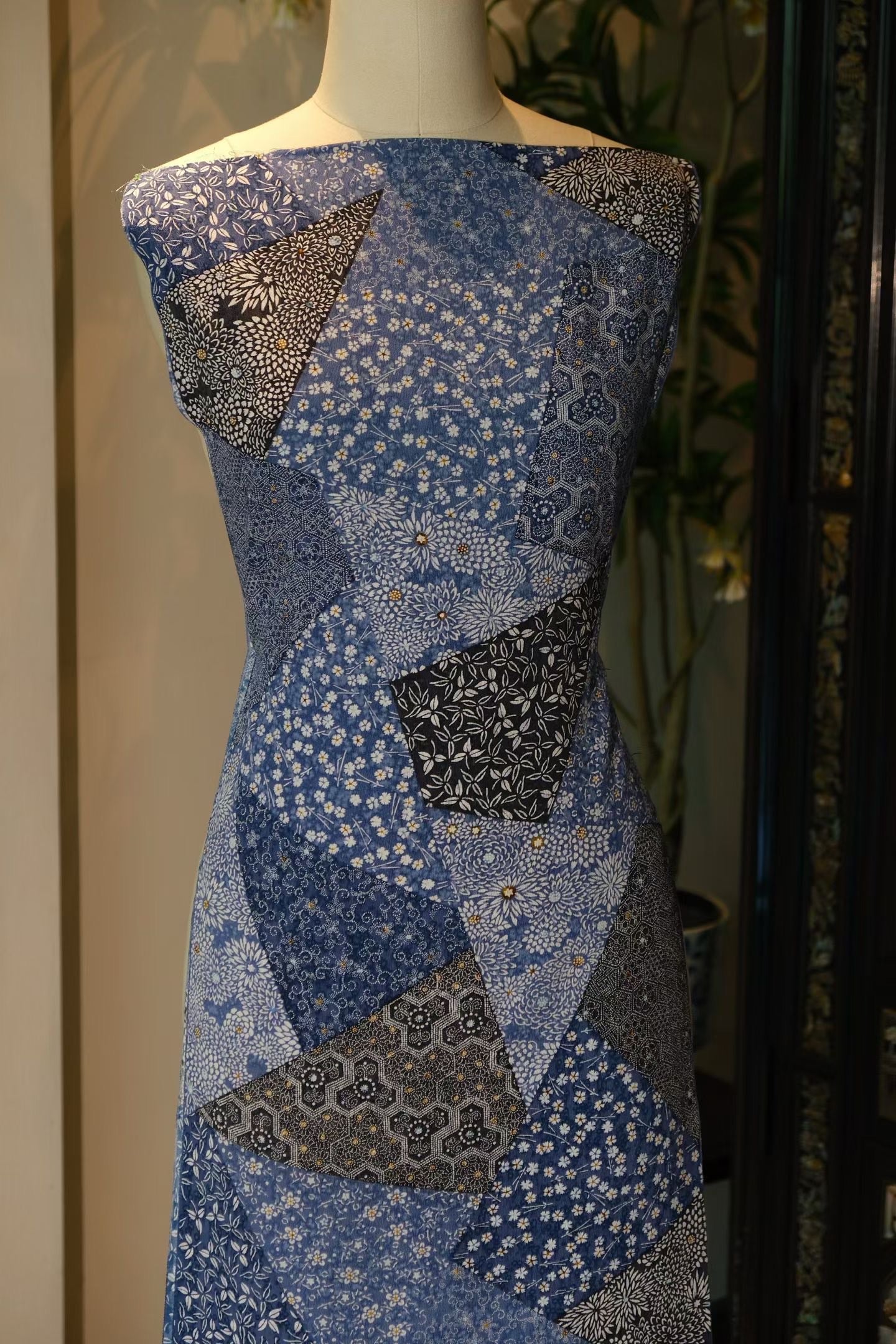 布料名 - 蓝染千代纱 / Fabric Name - Indigo Patchwork Voile