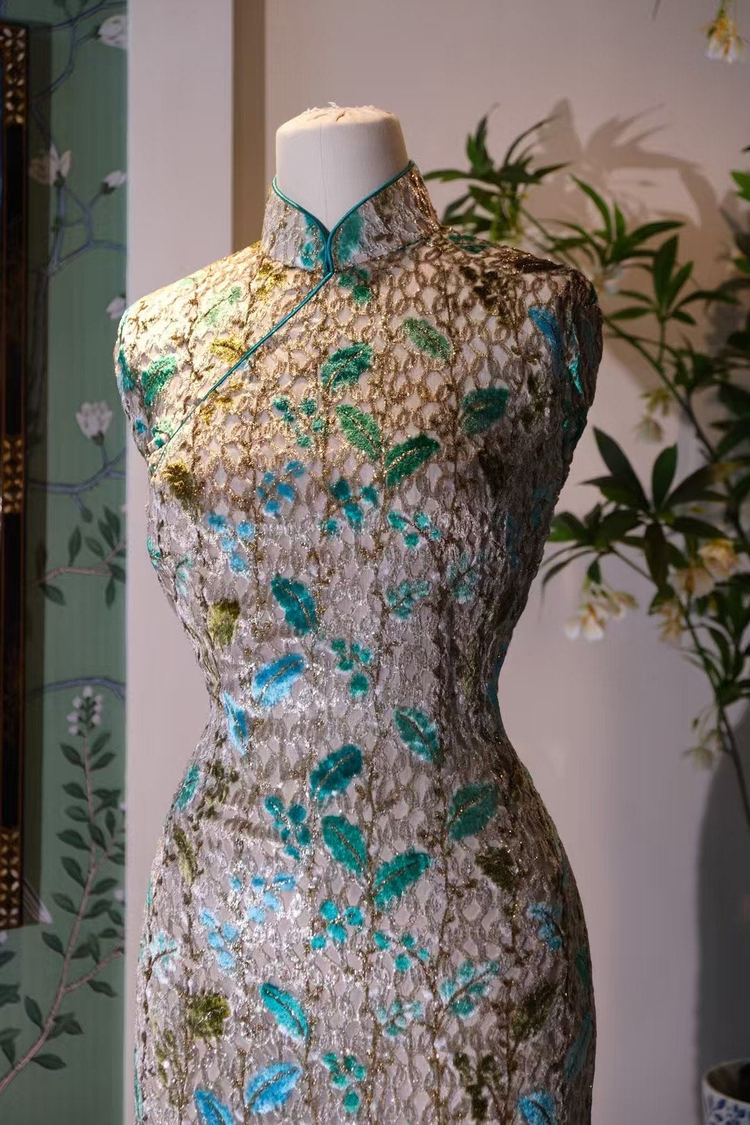 60年代【鎏金织梦·双色绮罗·私人珍藏旗袍对】|  1960s -【Gilded Dreamweave · Dual-Tone Silk · Exquisite Long-Sleeve Qipao Pair】