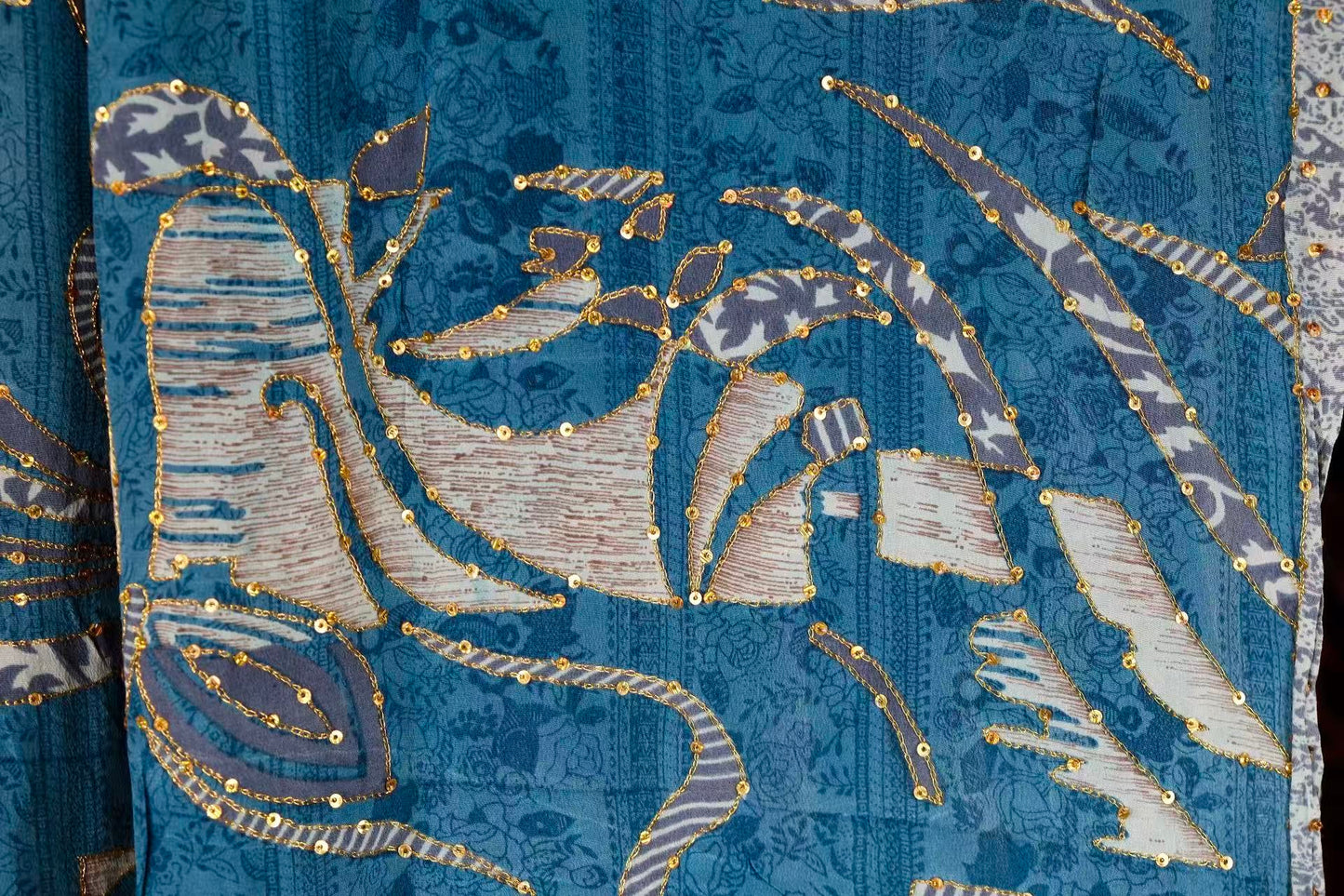 布料名 - 《莫奈幽径：孔雀绿底重工桑蚕丝——油彩繁花艺术面料》 | Fabric Name - Monet’s Hidden Path: Peacock Green Mulberry Silk — Oil-Canvas Floral Artistic Fabric