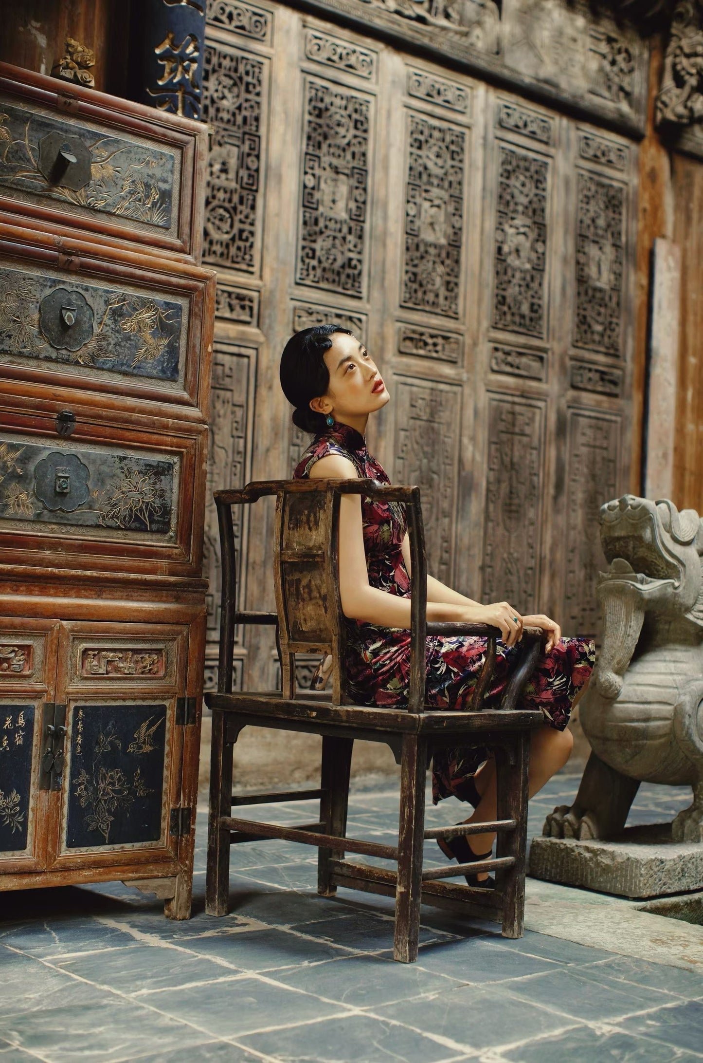 60年代 - 上世纪六十年代南洋风热带植物丝绒印花古董港式旗袍 | 1960s - An Antique Hong Kong-style Cheongsam from the 1960s, Featuring a Southeast Asian-inspired Tropical Plant Velvet Print