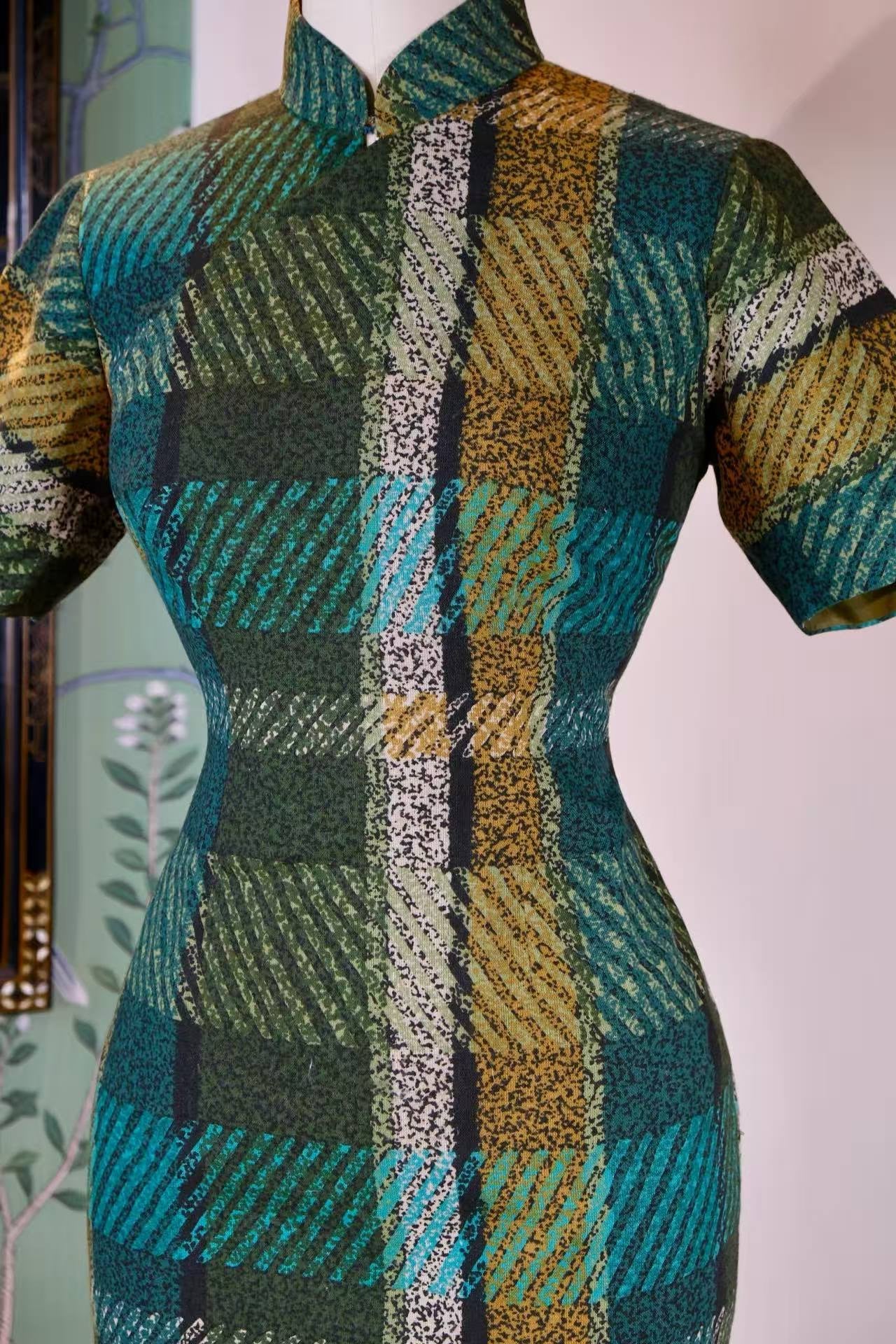 60年代 - 香江霓虹·六十年代香港针织纯棉抽象格纹古董旗袍 | 1960s - Hong Kong Neon: A 1960s Hong Kong Vintage Cheongsam in Knitted Cotton with Abstract Plaid Pattern