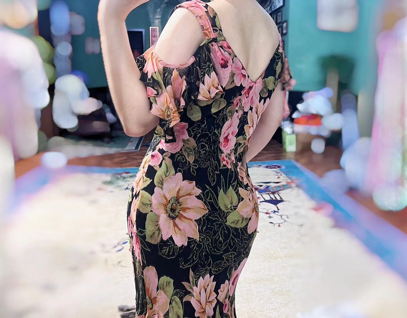 Vintage钉珠礼服： 暗夜花神——斜裁工艺打造黑底粉花露肩长裙 | Vintage Beaded Dress： Goddess of the Dark Bloom — Bias-Cut Black Chiffon Gown with Pink Floral Print and Cold-Shoulder Ruffles