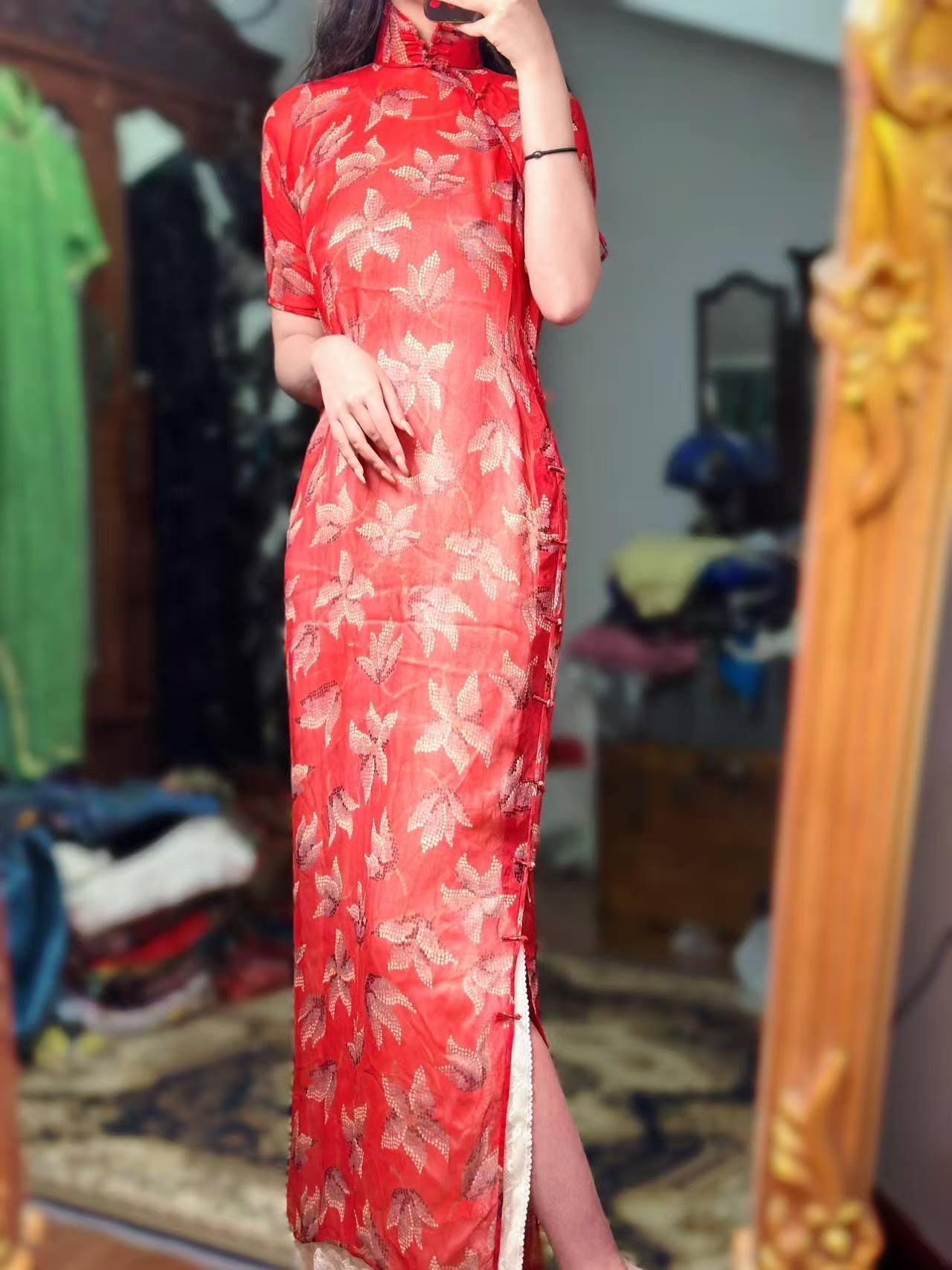 30年代 - 三十年代Art Deco郁金香纹乔其薄纱旗袍：海派摩登的流动诗篇 | 1930s - 1930s Art Deco Tulip-Patterned Georgette Chiffon Qipao: A Fluid Poem of Haipai Modernity