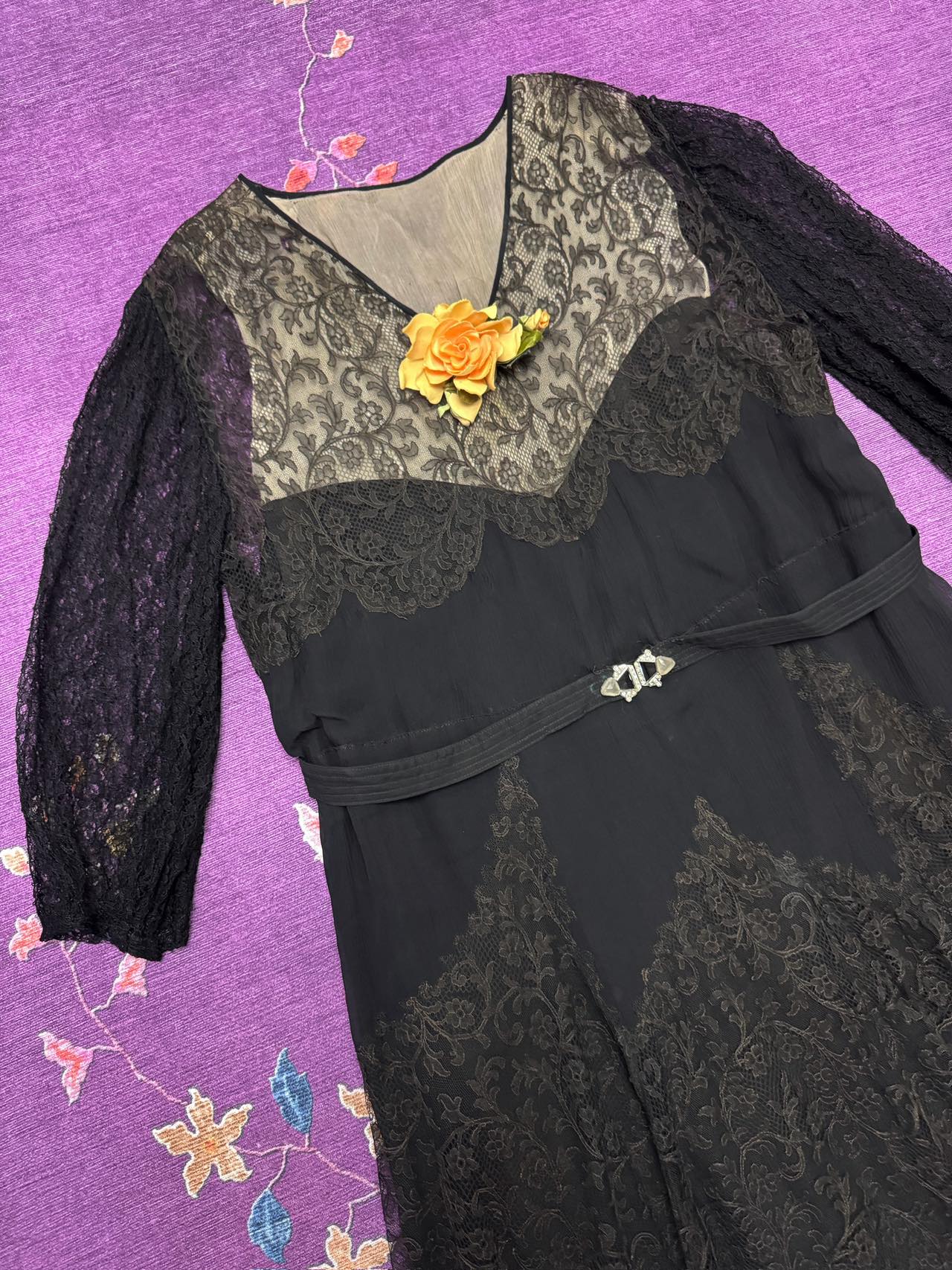 黑金夜曲：民国廿年真丝蕾丝Art Deco长裙与蔷薇私语_HY | Dark Gold Nocturne: A Republic of China Year 20 (1930s) Silk Lace Art Deco Long Dress and Whispering Roses_HY