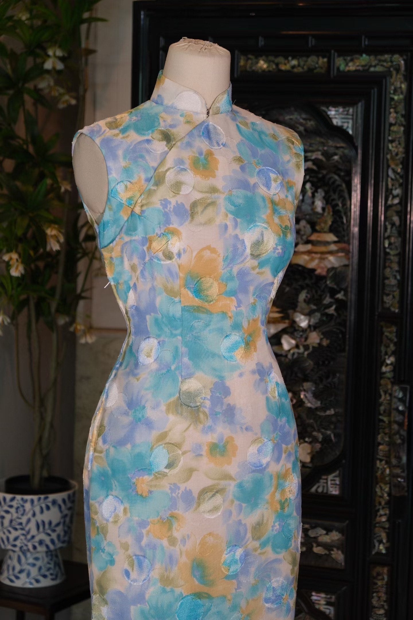 60年代 - 莫奈花园・春日水景・蓝调印花古董港式旗袍双姝 / 1960s - Monet's Garden: Spring Water Lilies - Dual Blue-Toned Print Vintage Hong Kong Qipaos