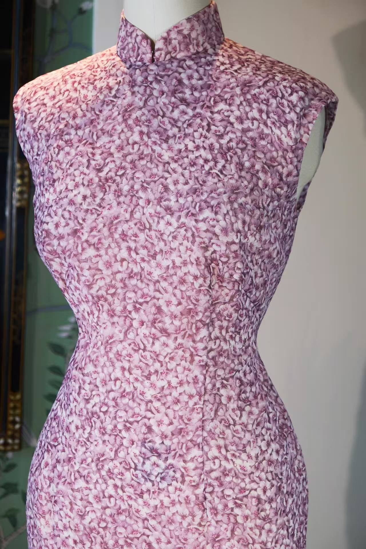 60年代 - 六十年代台湾产碎花雪纺古董旗袍考释 | 1960s - 1960s Taiwan Floral Chiffon Antique Qipao: An Artistic Examination