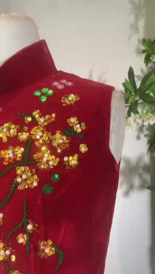60年代 - 六十年代台湾金丝绒钉珠亮片古董旗袍 | 1960s - Crimson Velvet and Shimmering Stars: A 1960s Taiwan-Made Beaded and Sequined Vintage Cheongsam