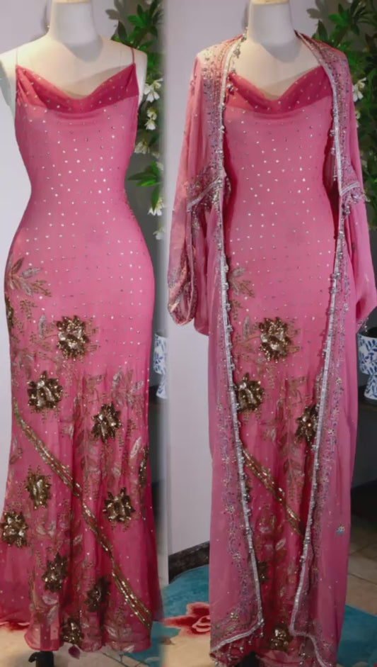 【蔷薇与流金：被时光淬炼的复古神话】| Rose and Flowing Gold: A Mythos Refined by Time — An Archival Analysis of a 1930s-Inspired Custom Silk Bias-Cut Ensemble
