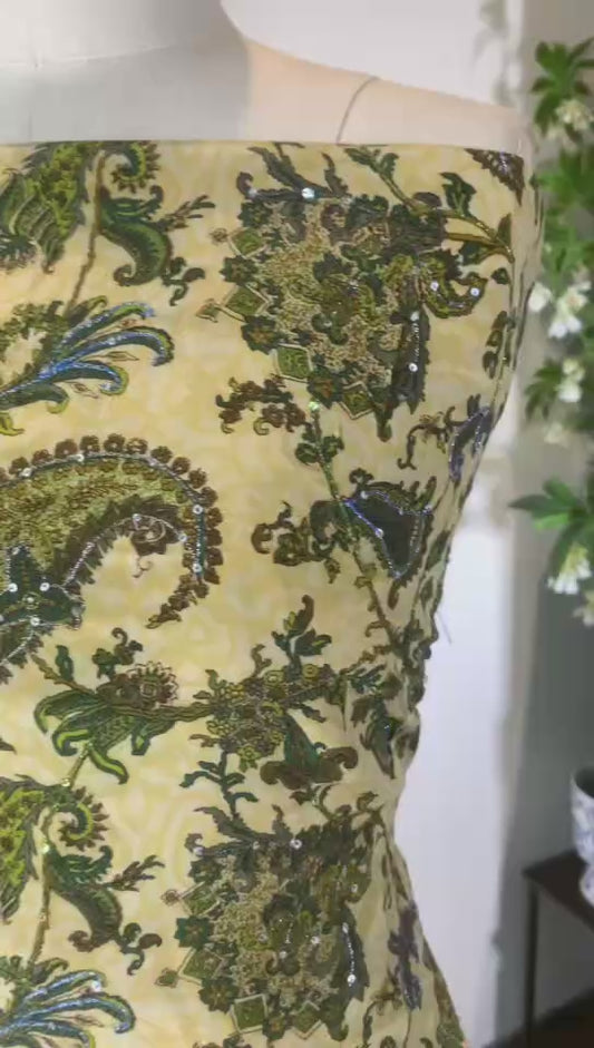 布料名 - 《迷翠森境：青苔底纹上的佩斯利繁星与银线织梦》 | Fabric Name - Enchanted Moss Realm: Paisley Constellations and Silver-Woven Dreams on Mossy Ground