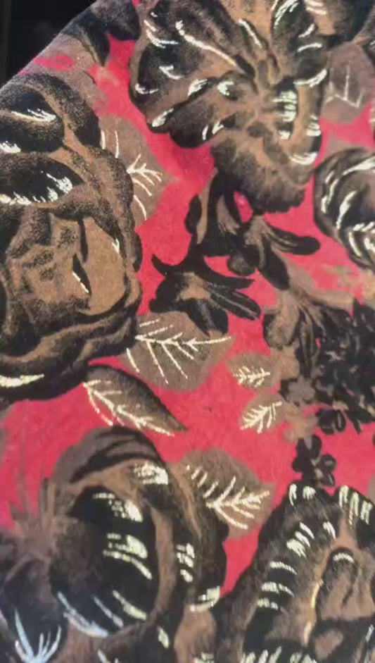 60年代 - 红金缠枝玫瑰纹六十年代港制手绘旗袍 | 1960s - Red and Gold Intertwining Rose: A 1960s Hong Kong-Made Hand-Painted Qipao