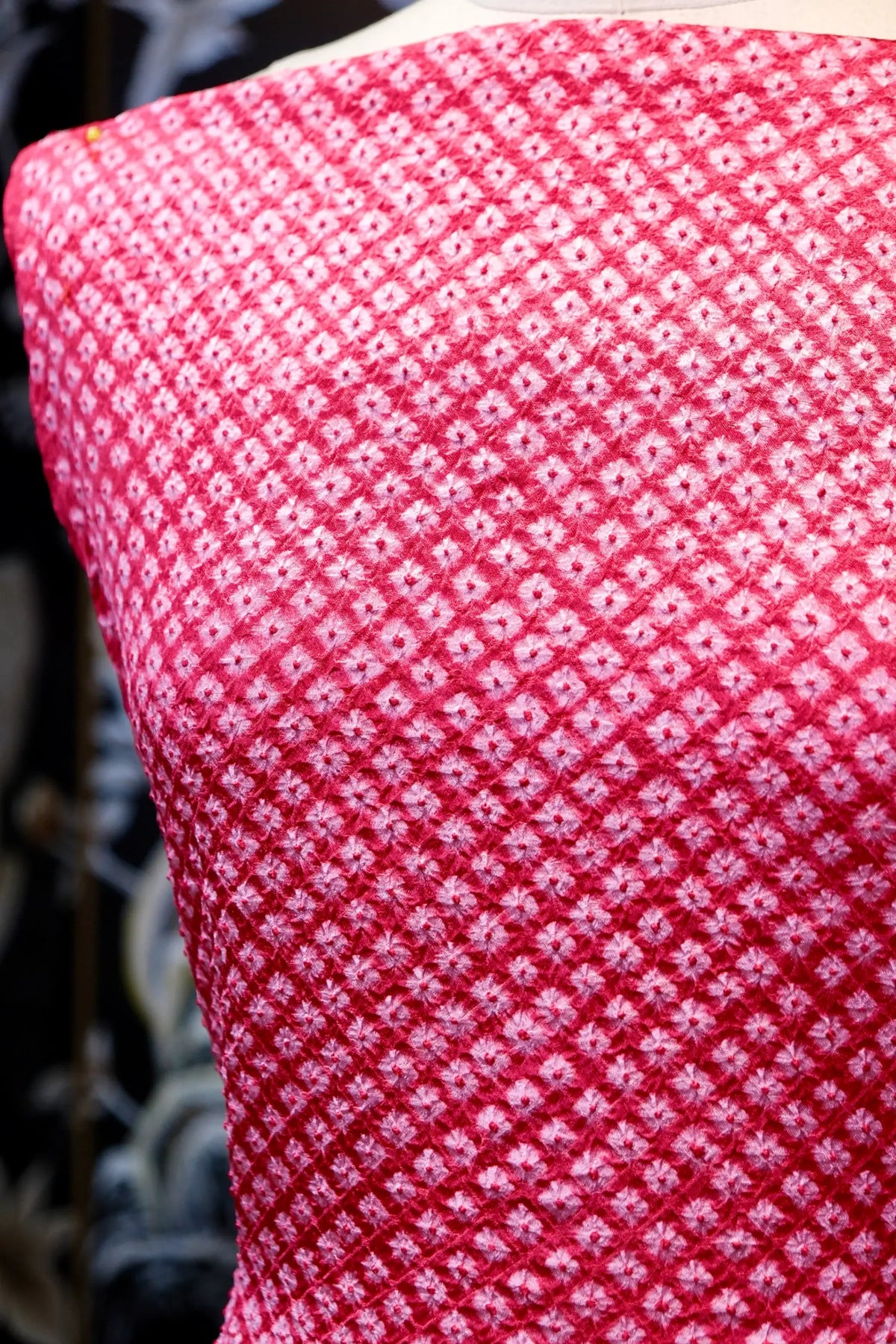红绯鹿绞 · 满地绞缬真丝面料 | Crimson Kanoko - Shibori Grid Silk Fabric